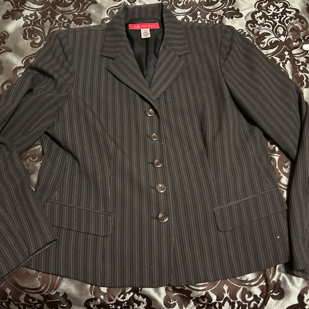 Lot of 2 blazers (Anne Klein, Tahari, size 12P)